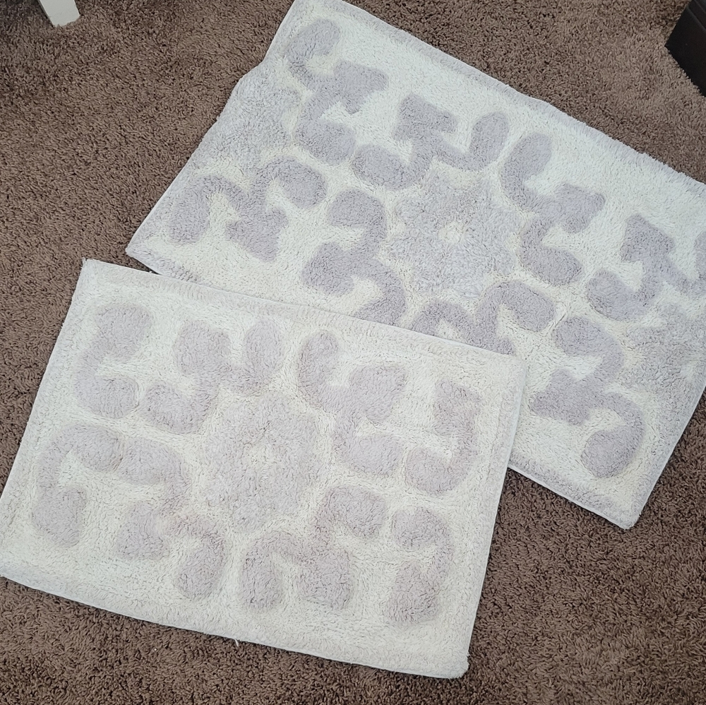 Elegant Gray Bath Mat Set